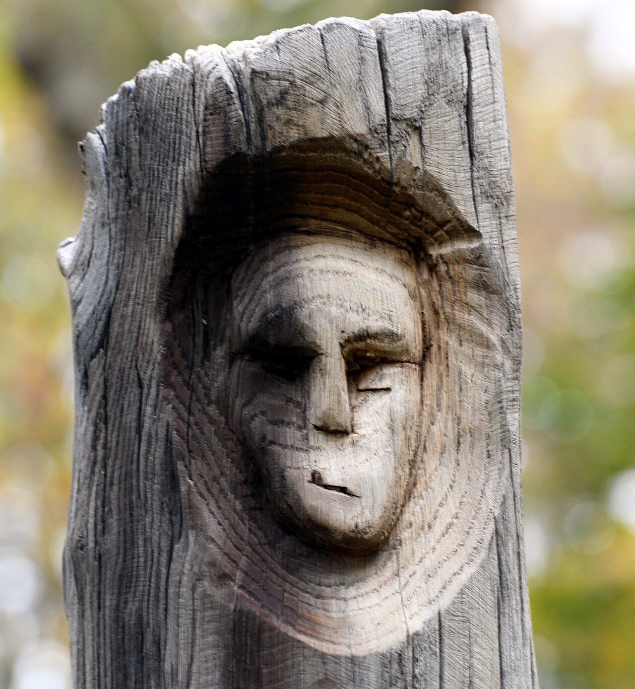 wooden-sculpture-6790422_1920